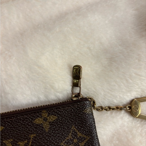 Louis Vuitton Monogram Pochette Cles Key Pouch - Good Preloved Condition - Picture 4 of 10